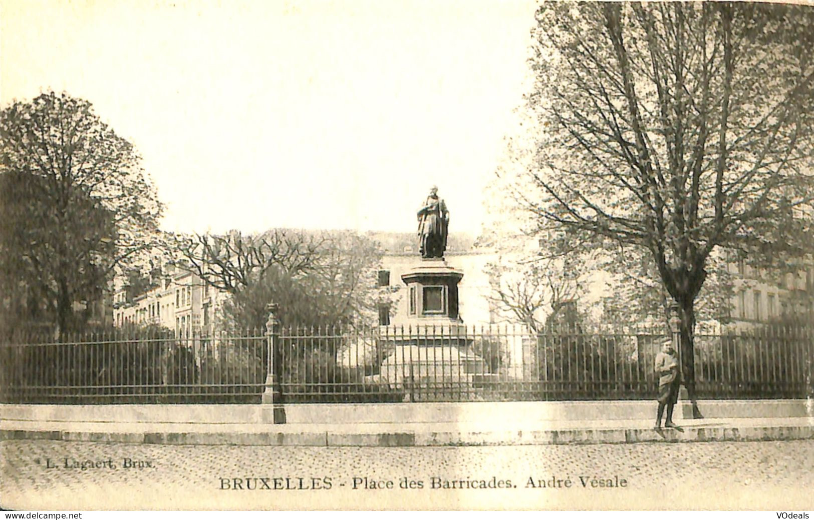 Belgique - Brussel - Bruxelles - Place Des Barricades - Marktpleinen, Pleinen