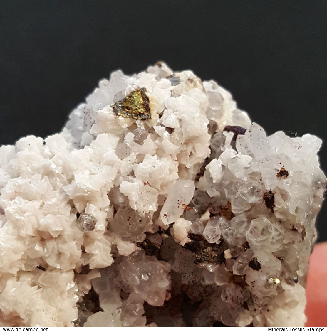 #1.18 - Bel QUARZO con Dolomite e Chalcopyrite cristalli (Dalnegorsk, Primorskiy Kray, Russia)