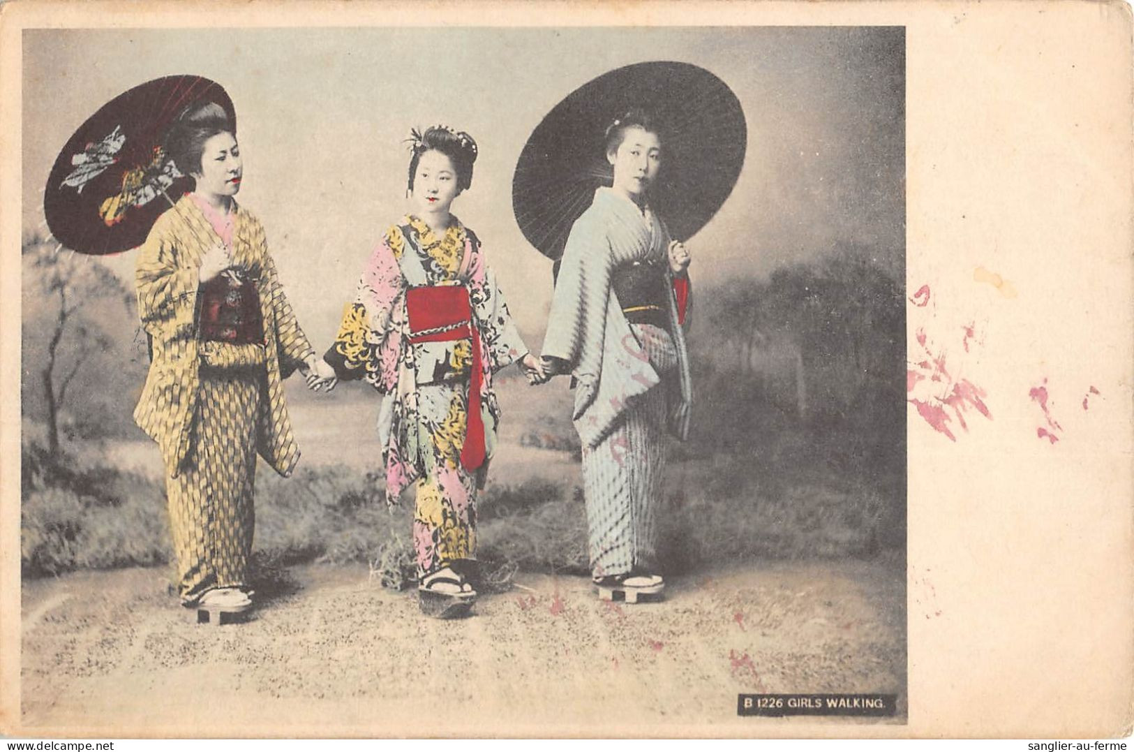 CPA JAPON / GIRLS WALKING / GEISHA - Sonstige & Ohne Zuordnung