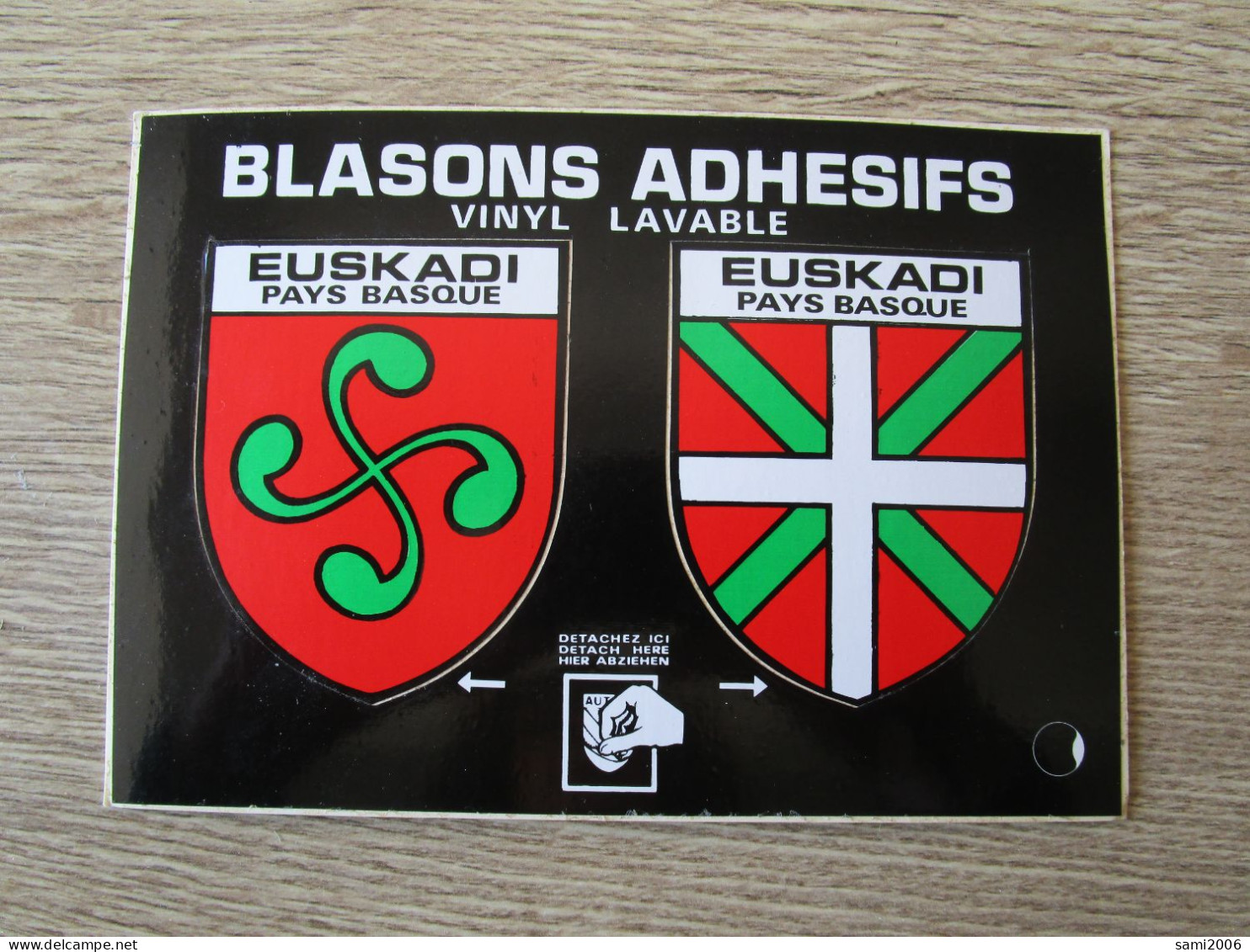 CPA 2 BLASONS ADHESIFS PAYS BASQUE EUSKADI - Aquitaine