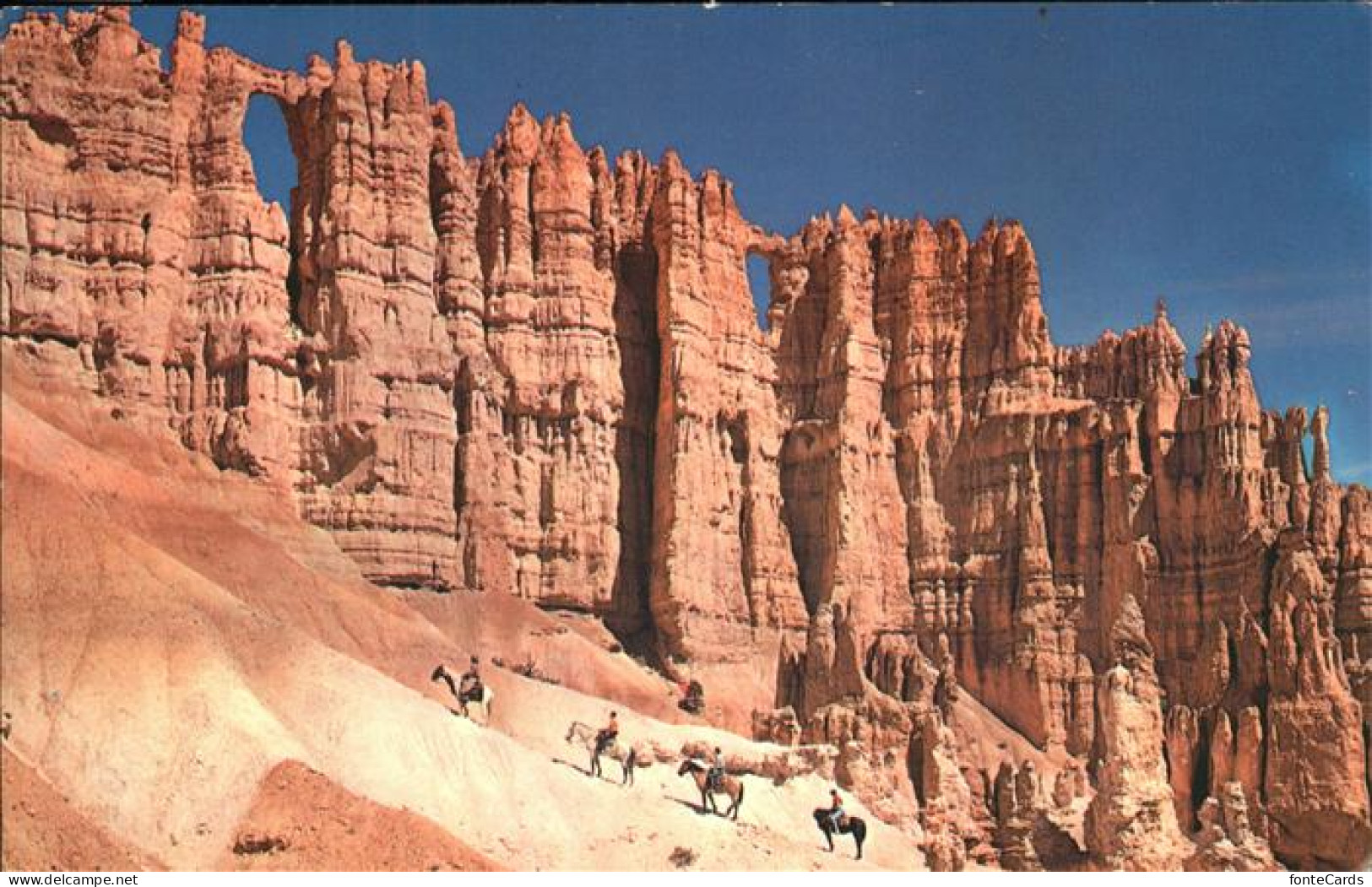 11491229 Bryce_Canyon_National_Park The Wall Of Windows Horseback Trail - Autres & Non Classés
