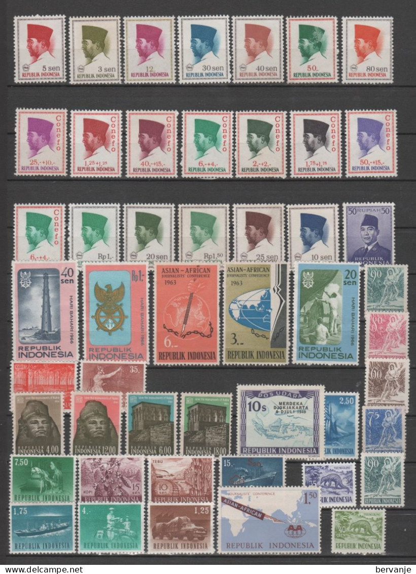 L60   Vrac De Timbres Indonésie - Bureaux Au Maroc / Tanger (...-1958)