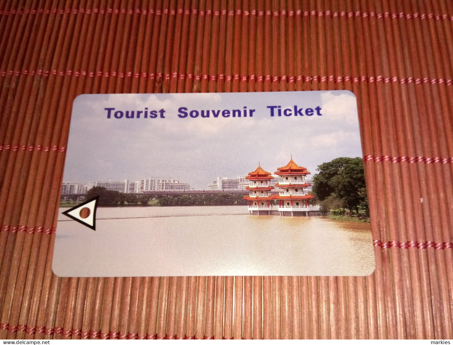 TOURISTCARD  SOUVENIR 2 PHOTOS USED 2 PHOTOS Rare - Singapour