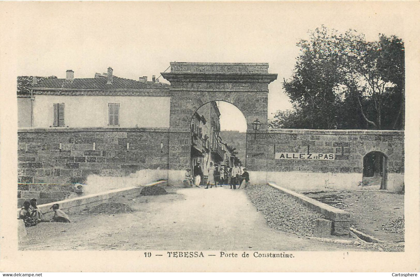 CPA  Afrique > Algérie > Villes > Tébessa Porte De Constantine - Tébessa