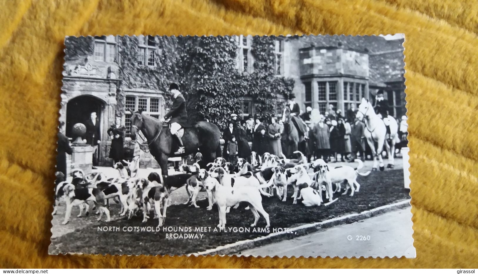 CPSM CHEVAL CHEVAUX HORSE HORSES CHASSE A COURRE NORTH COTSWOLD HOUNDS MEET A FLYGON ARMS HOTEL BROADWAY - Chevaux