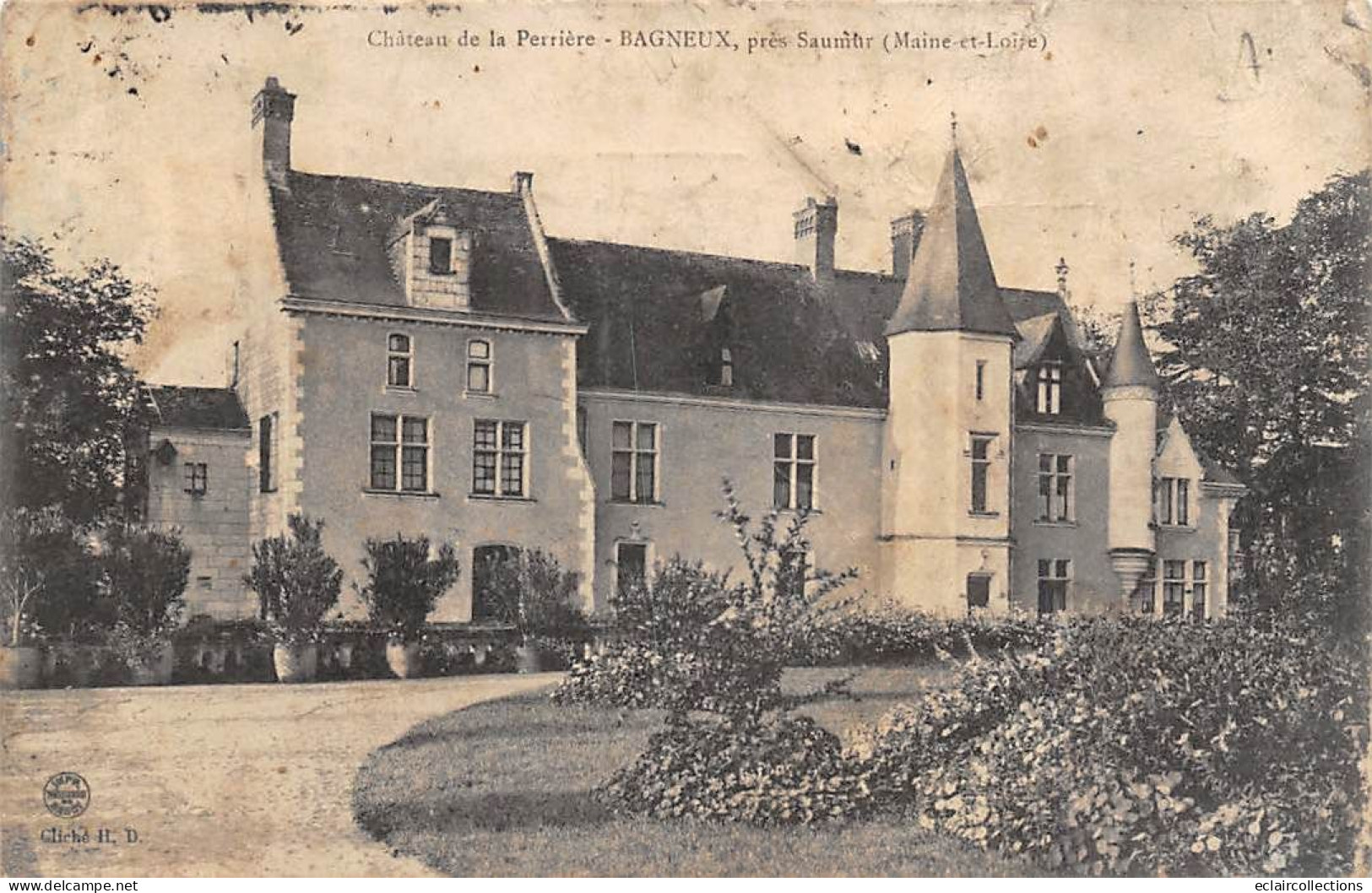 Bagneux Près De  Saumur      49      Château De La Perrière  .  (voir Scan) - Saumur