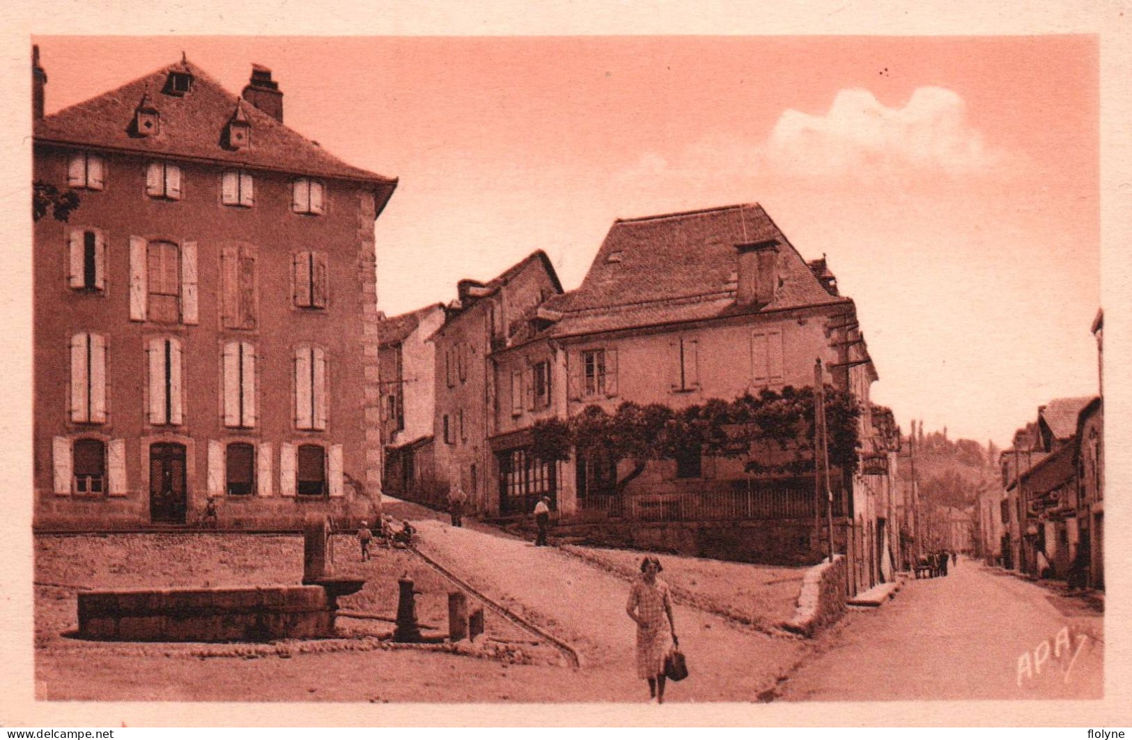 Castillon - Rue , Entrée De La Ville - Autres & Non Classés