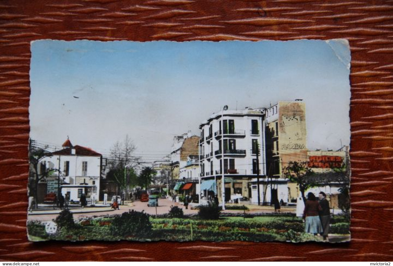 ALGERIE - SIDI BEL ABBES : La Place Maréchal DELATTRE DE TASSIGNY - Sidi-bel-Abbes