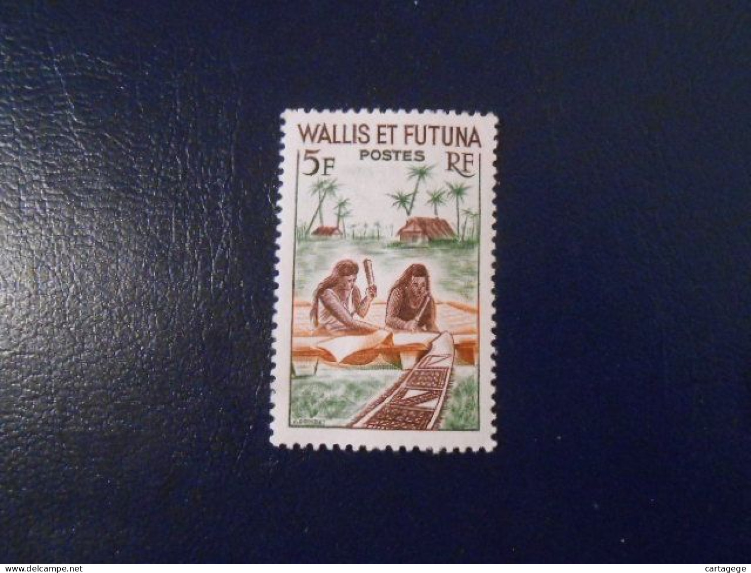 WALLIS-ET-FUTUNA YT 157A FABRICATION D'UN TAPA** - Unused Stamps