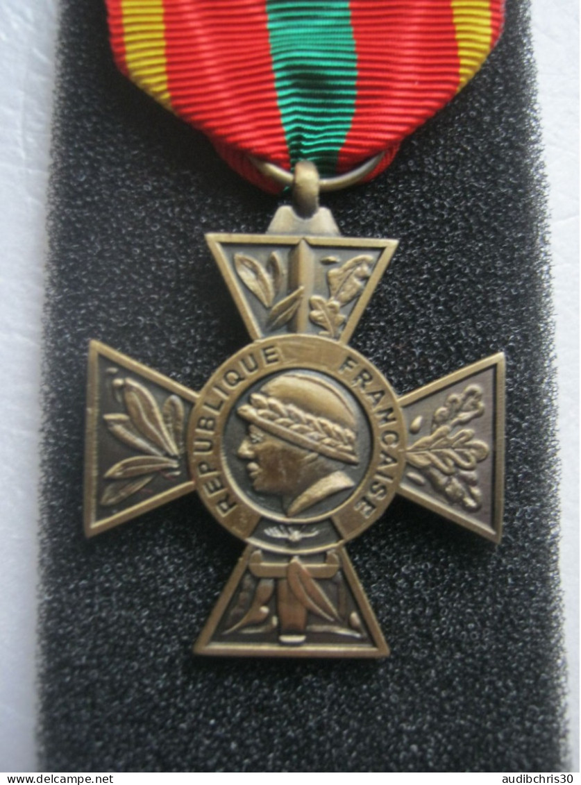 MEDAILLE CROIX DU COMBATTANT VOLONTAIRE INDO / COREE / AFN (DANS SON BOITIER) (NEUVE) - Francia