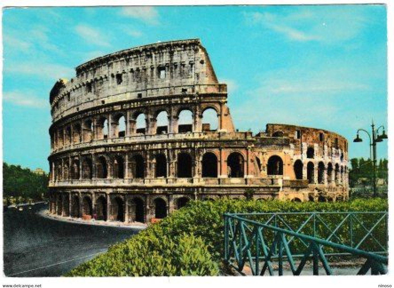 ITALY ITALIA ITALIEN CARTOLINA VIAGGIATA NEL 1972 -  ROMA   IL  COLOSSEO - Coliseo