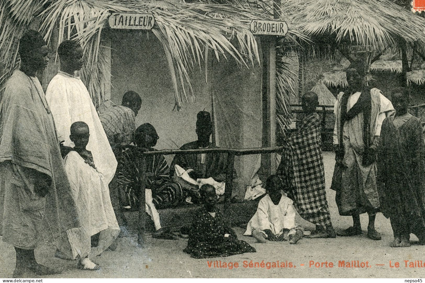 France Paris.Exposition Porte De Maillot,Village Senègalais,tailleur Et Brodeur. - Afrique
