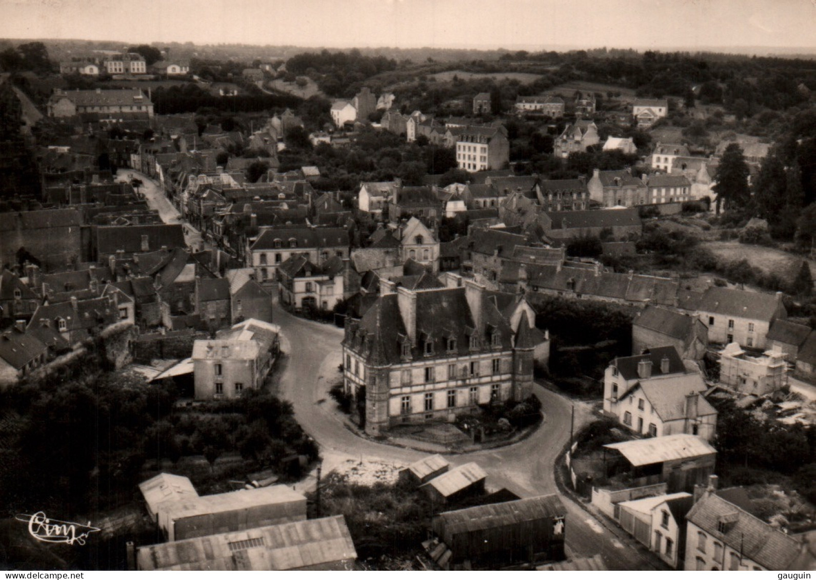 CPSM - GUÉMÉNÉ S/SCORFF - Vue Aérienne La Poste - Edition Combier - Guemene Sur Scorff