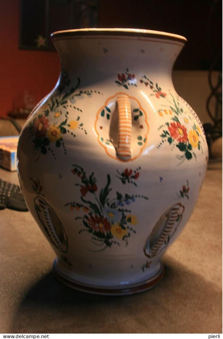 VASE PROBABLEMENT ITALIEN - PROVIENT DE CHEZ MES GRANDS PARENTS. - Vases