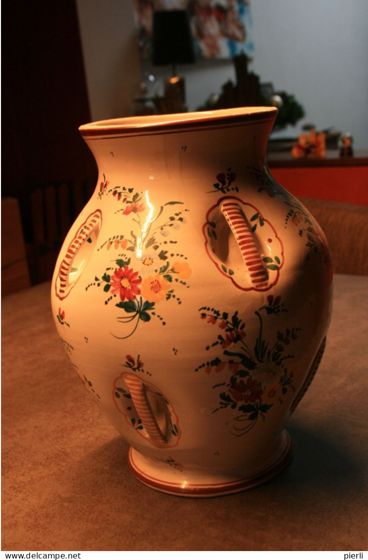 VASE PROBABLEMENT ITALIEN - PROVIENT DE CHEZ MES GRANDS PARENTS. - Jarrones