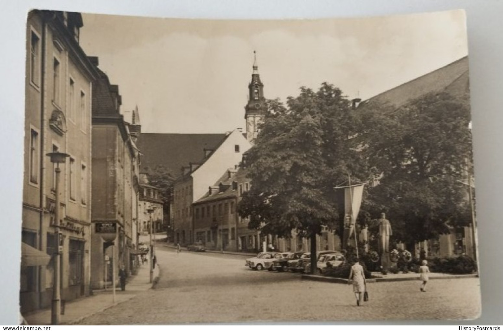 Schneeberg (Erzgebirge), Ernst-Thälmann-Platz, Denkmal, DDR-Fahne, Autos, 1972 - Schneeberg