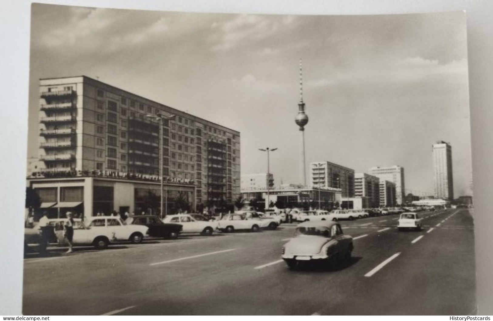 Berlin, Karl-Marx-Allee, Fernsehturm, Alte DDR Autos, Wartburg 311, 1969 - Mitte