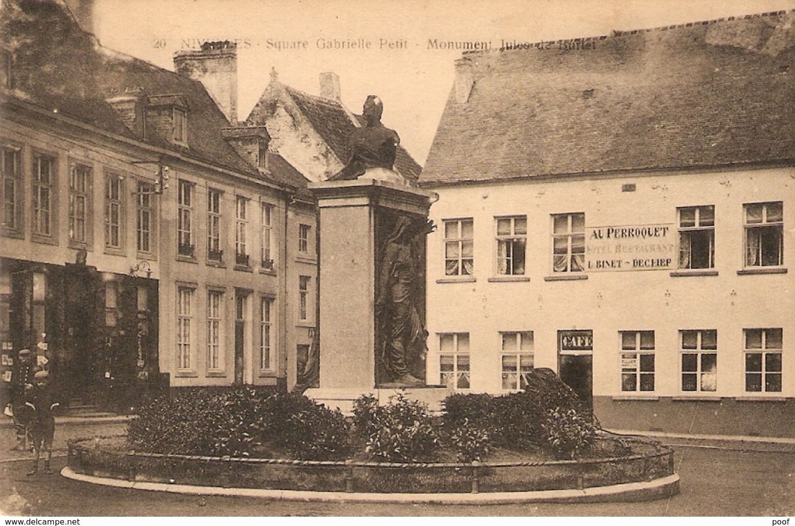 Nivelles : Square  Gabrielle Petit ( Met Café - Restaurant -hotel ) - Nivelles