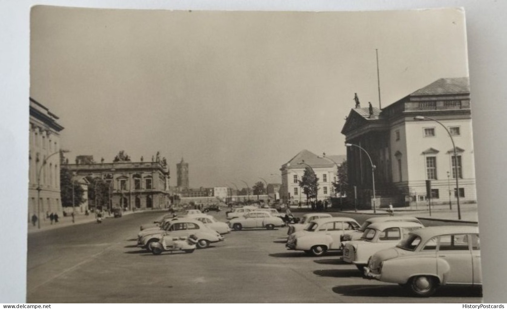 Berlin-Hauptstadt Der DDR, Unter D. Linden, Diverse Alte PKW Wartburg U. Trabant, 1964 - Mitte