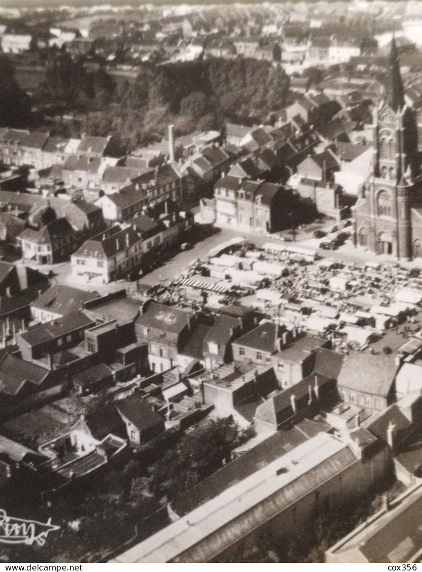 CPSM 59 WATTRELOS Eglise Saint Maclou Grande Place Jour De Marche Vue Aerienne - Wattrelos