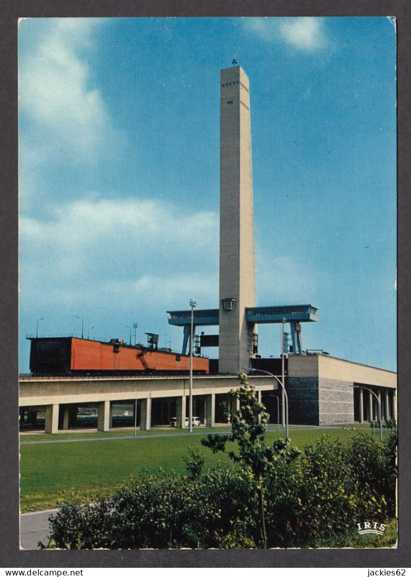 082023/ RONQUIÈRES, Plan Incliné, La Tour De 150 M. Et L'un Des Bacs - Braine-le-Comte