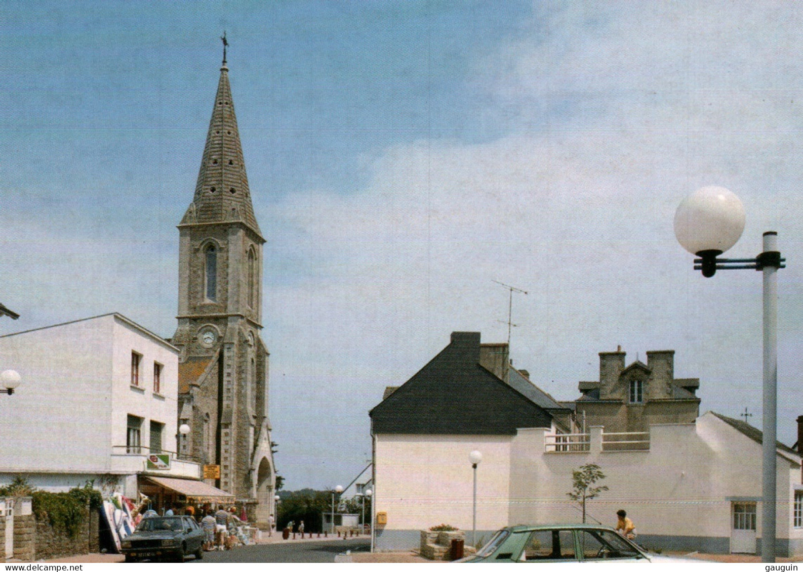 CPM - PÉNESTIN - L'église Et La Place - Edition Artaud - Pénestin