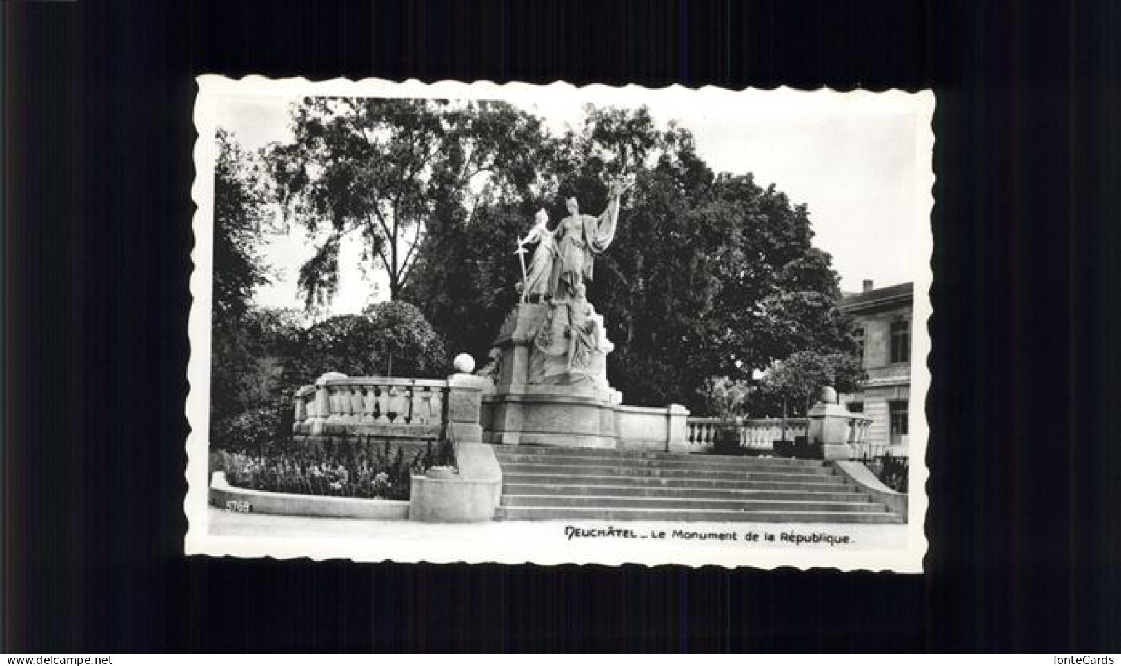 11353794 Neuchatel NE Le Monument De La Republique Neuchatel - Autres & Non Classés