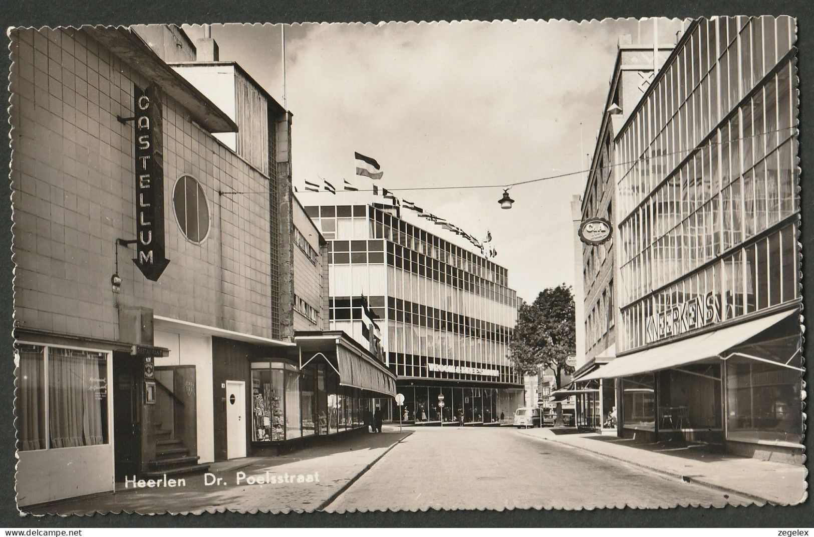 Heerlen 1959 - Dr. Poelsstraat Met C&A, Vroom En Dreesman, Kneerkens En Castellum - Heerlen