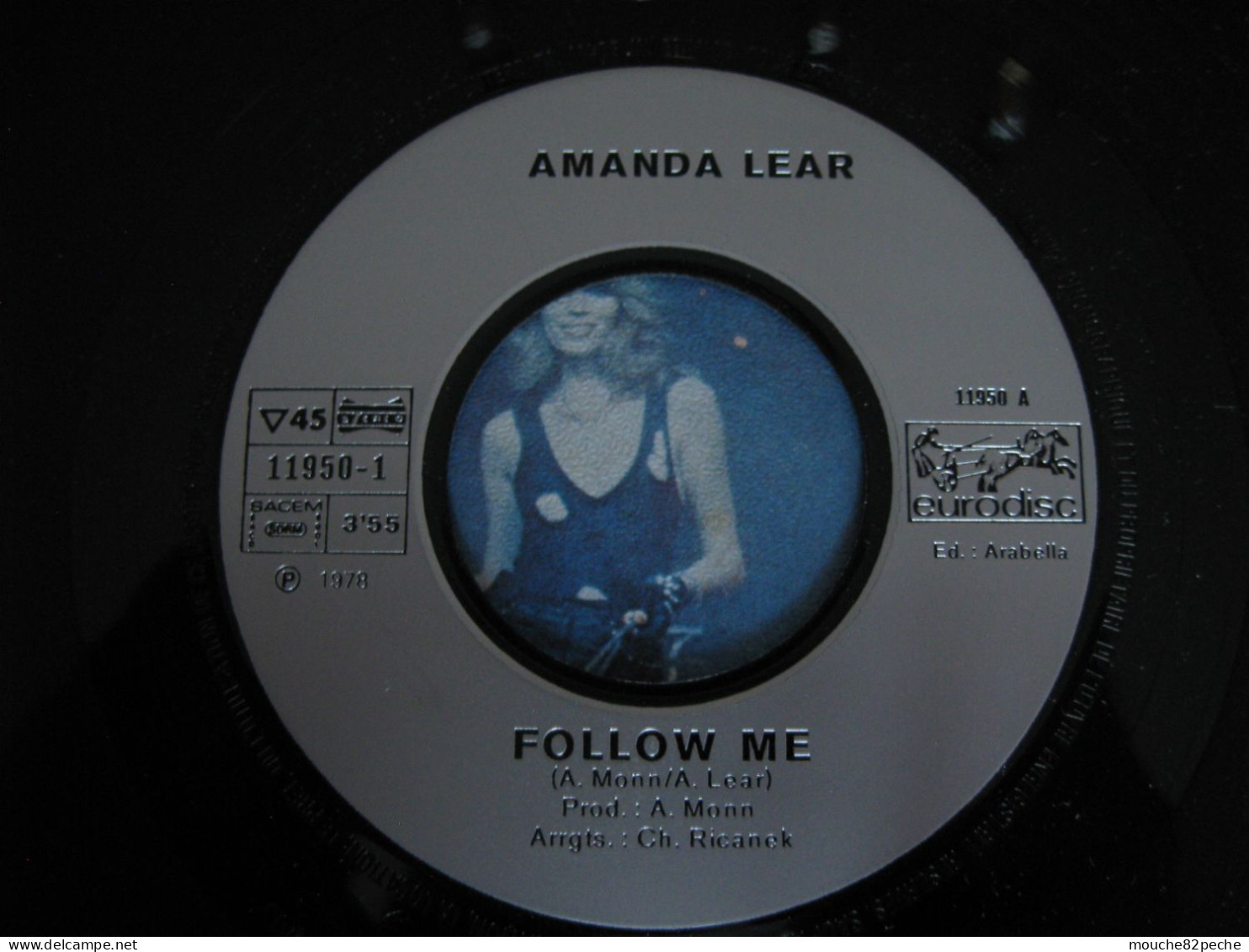 45 T - AMANDA LEAR - FOLLOW ME - LABEL PLASTIQUE GRIS - Disco, Pop