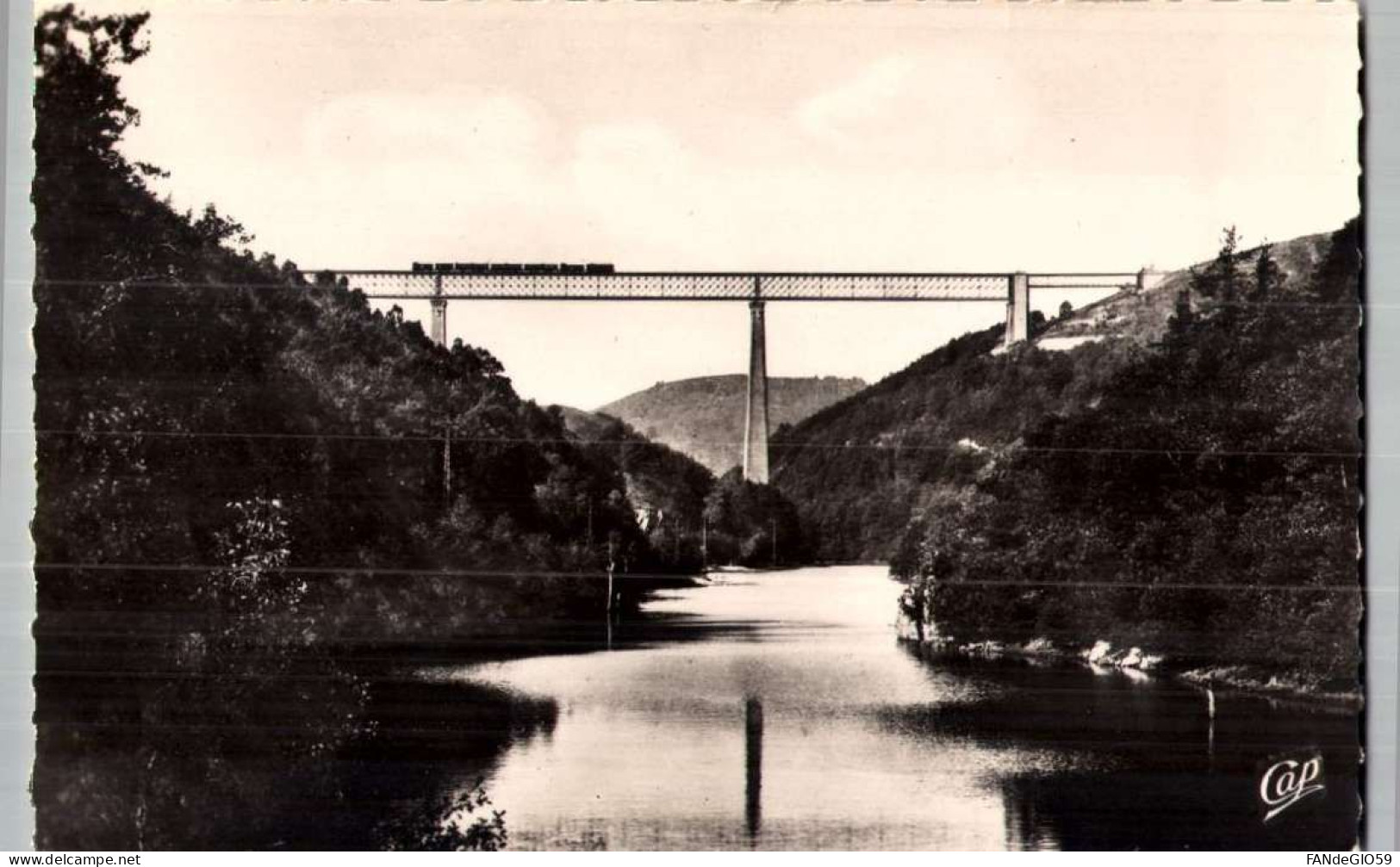 63 - Les FADES - Le Viaduc Des Fades // CPSM Dentellée // 17 /// - Neujahr