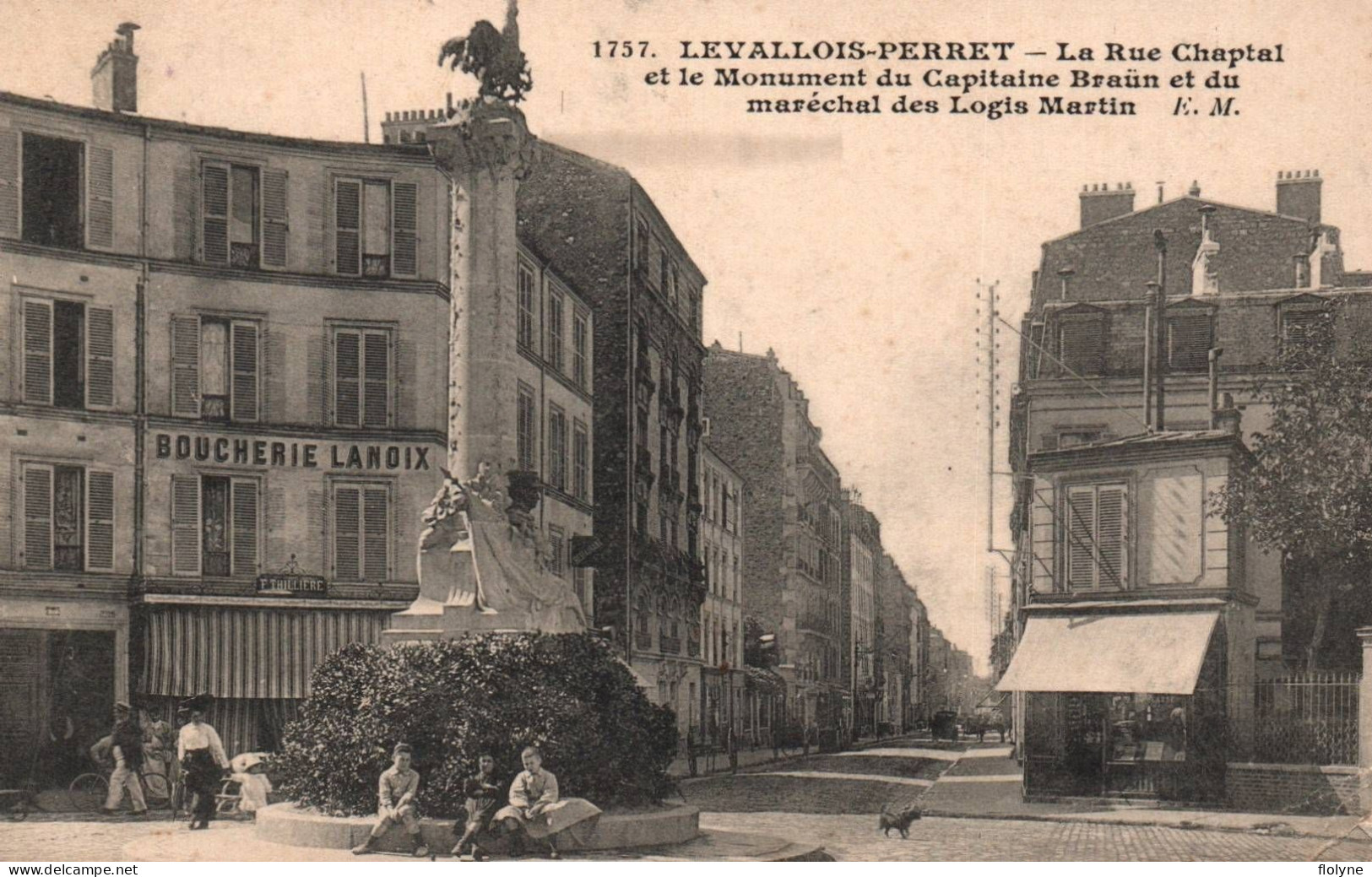 Levallois Perret - La Rue Chaptal Et Le Monument Du Capitaine Braün Et Du Maréchal Des Logis Martin - Boucherie LANOIX - Levallois Perret