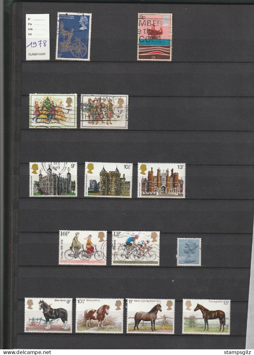 Grande Bretagne lot environ 600 timbres  1969 à 2000 oblitéré en album TBE