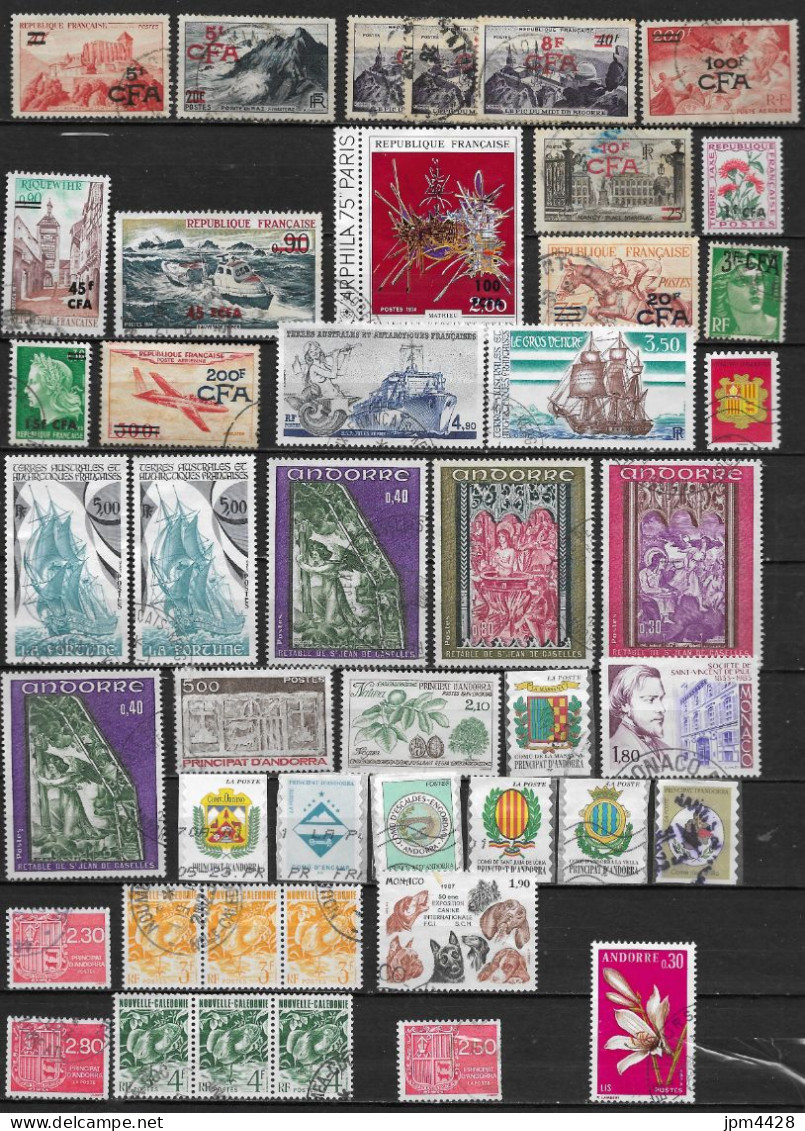 France Et Divers Lot De 114 Timbres Oblitérés - Andorre, Monaco, Réunion CFA, TAAF, Polynésie, Nelle Calédonie, - Verzamelingen & Reeksen