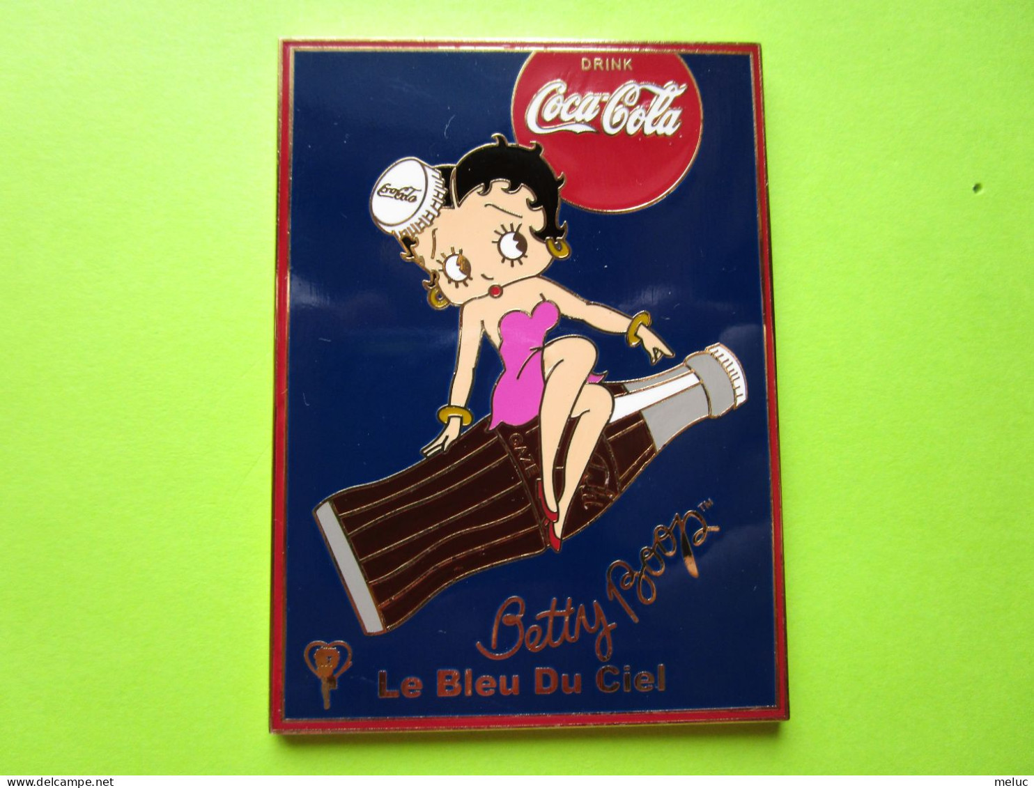 Gros Pin's Coca-Cola BD Betty Boop Le Bleu Du Ciel (5 X 7 Cm) - #443G - Coca-Cola