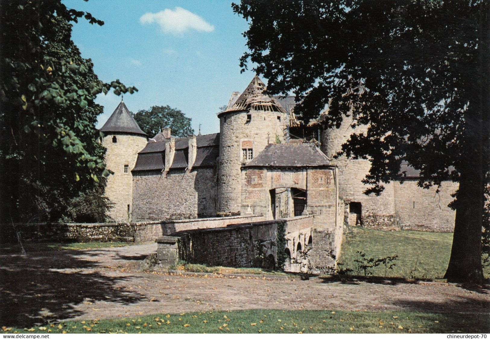 CORROY LE CHATEAU FORTERESSE FEODALE - Gembloux
