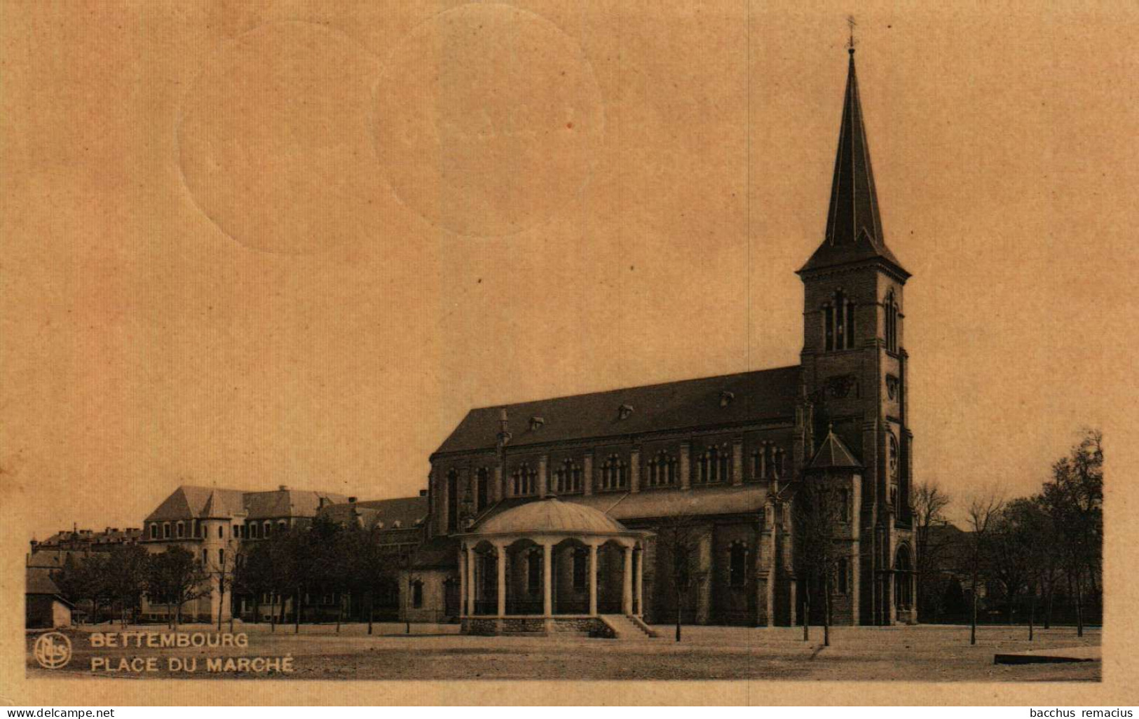 BETTEMBOURG L'Église Et Place Du Marché - Bettembourg