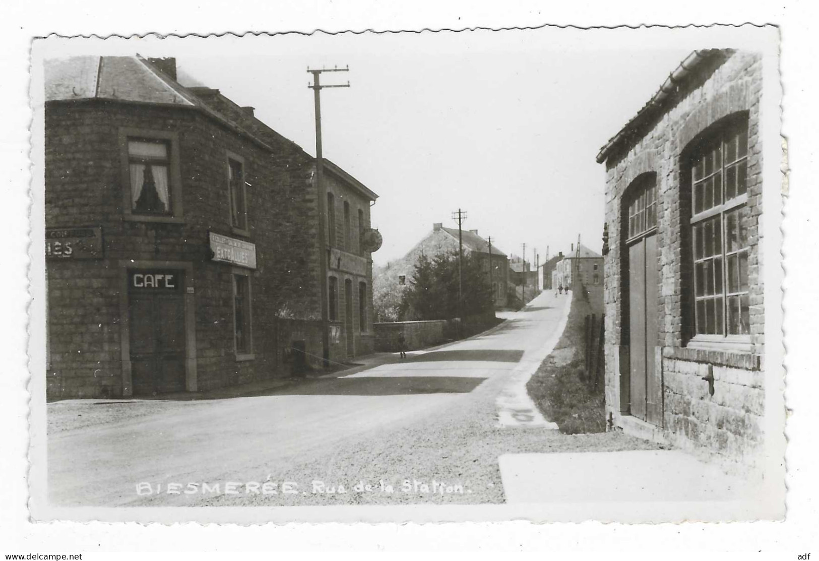 CPSM BIESMEREE, RUE DE LA STATION, CAFE, EDITIONS MOSA, Format 9 Cm Sur 14 Cm Environ, METTET, BELGIQUE - Mettet