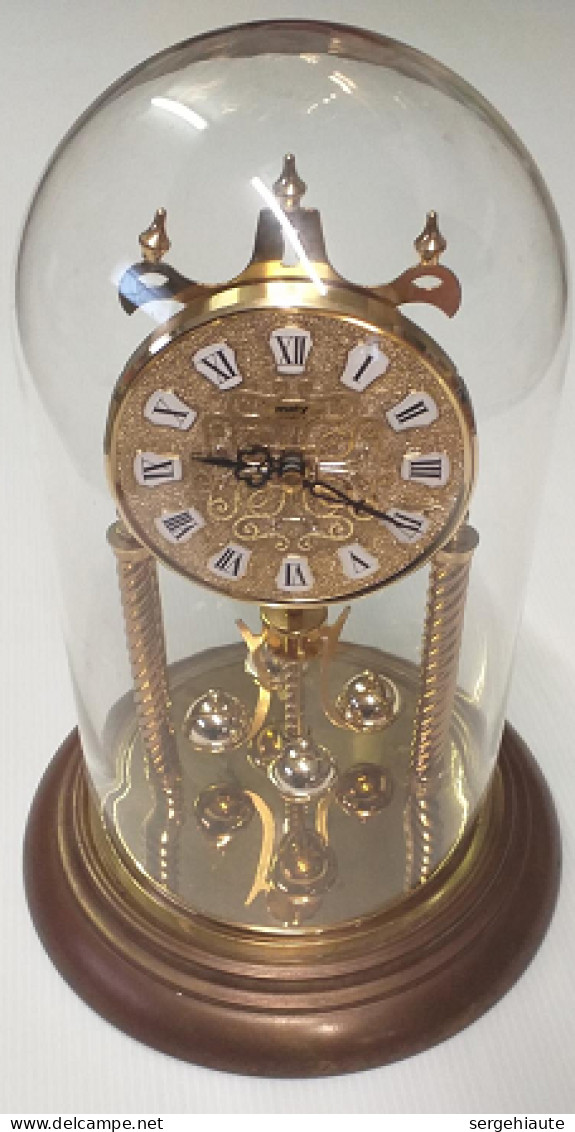 Pendulette Dorée Cloche Verre - Clocks