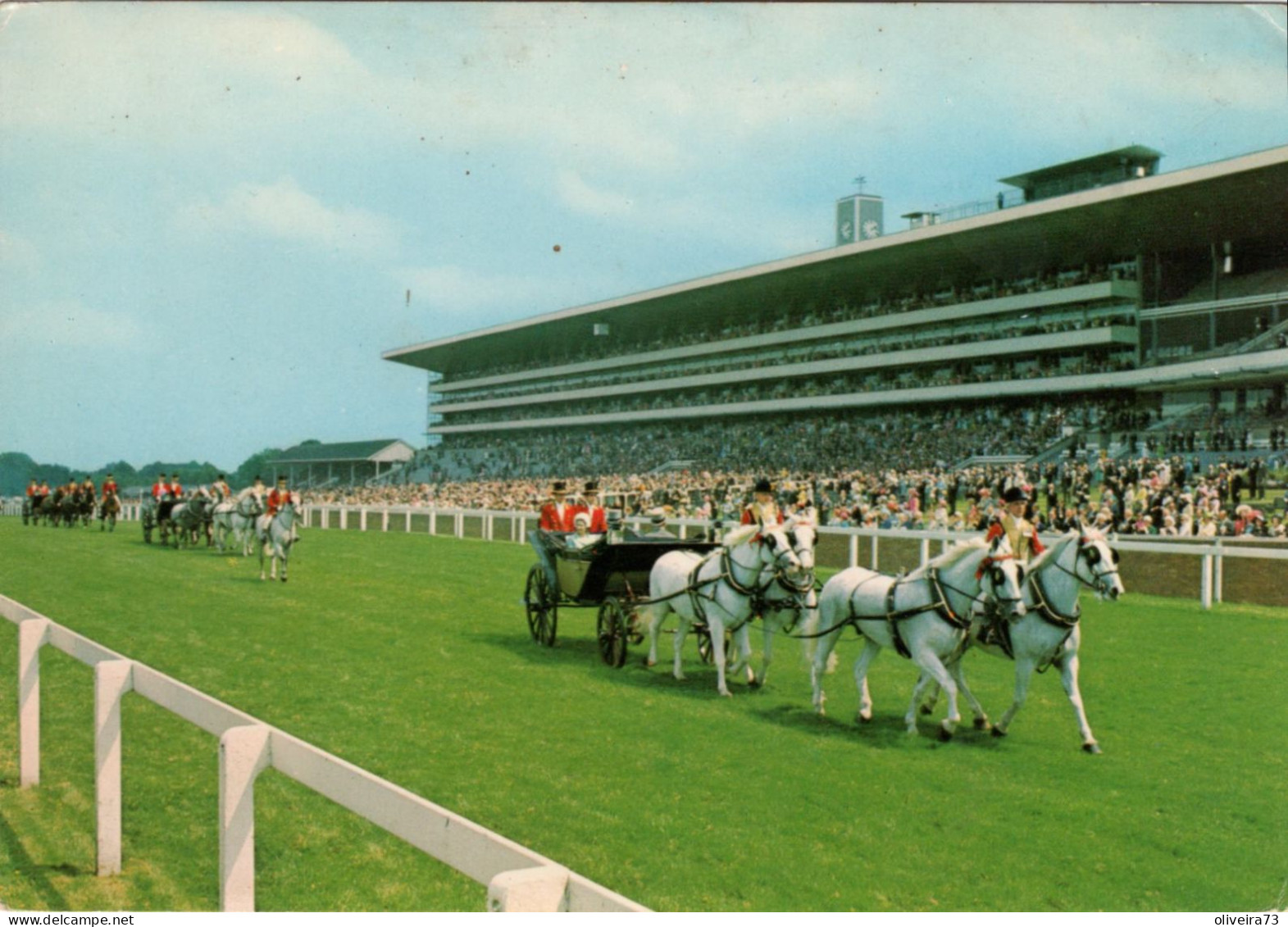 ASCOT RACECOURSE - The Royal Procession - Windsor