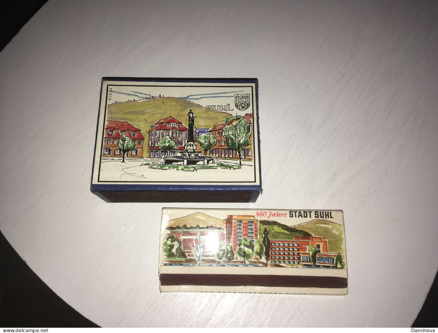 2 Anciennes Boites D'Allumettes De La Ville De Suhl (Allemagne) - Souvenirs