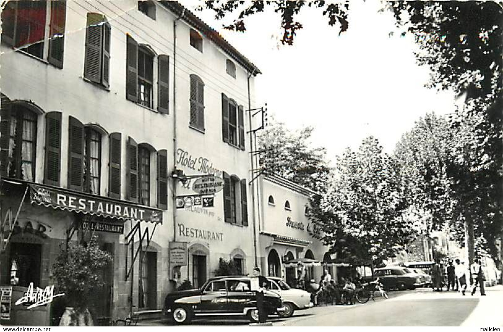 Var -ref-B846- Lorgues - Hôtel Moderne Et Du Parc - Brasserie - Hôtels Et Restaurants - Voitures - Voir Etat - - Lorgues