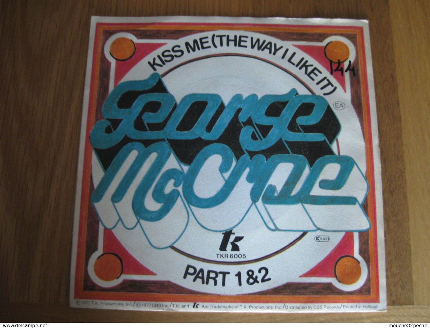 45 T - GEORGE McCRAY - KISS ME - Disco & Pop
