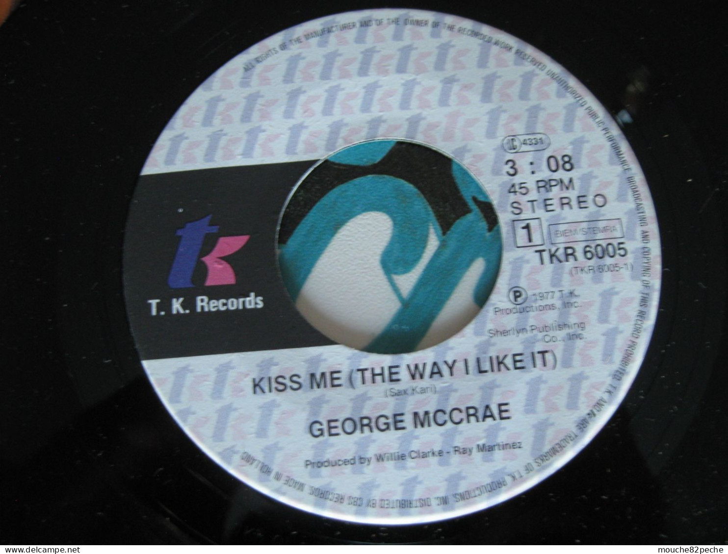 45 T - GEORGE McCRAY - KISS ME - Disco, Pop