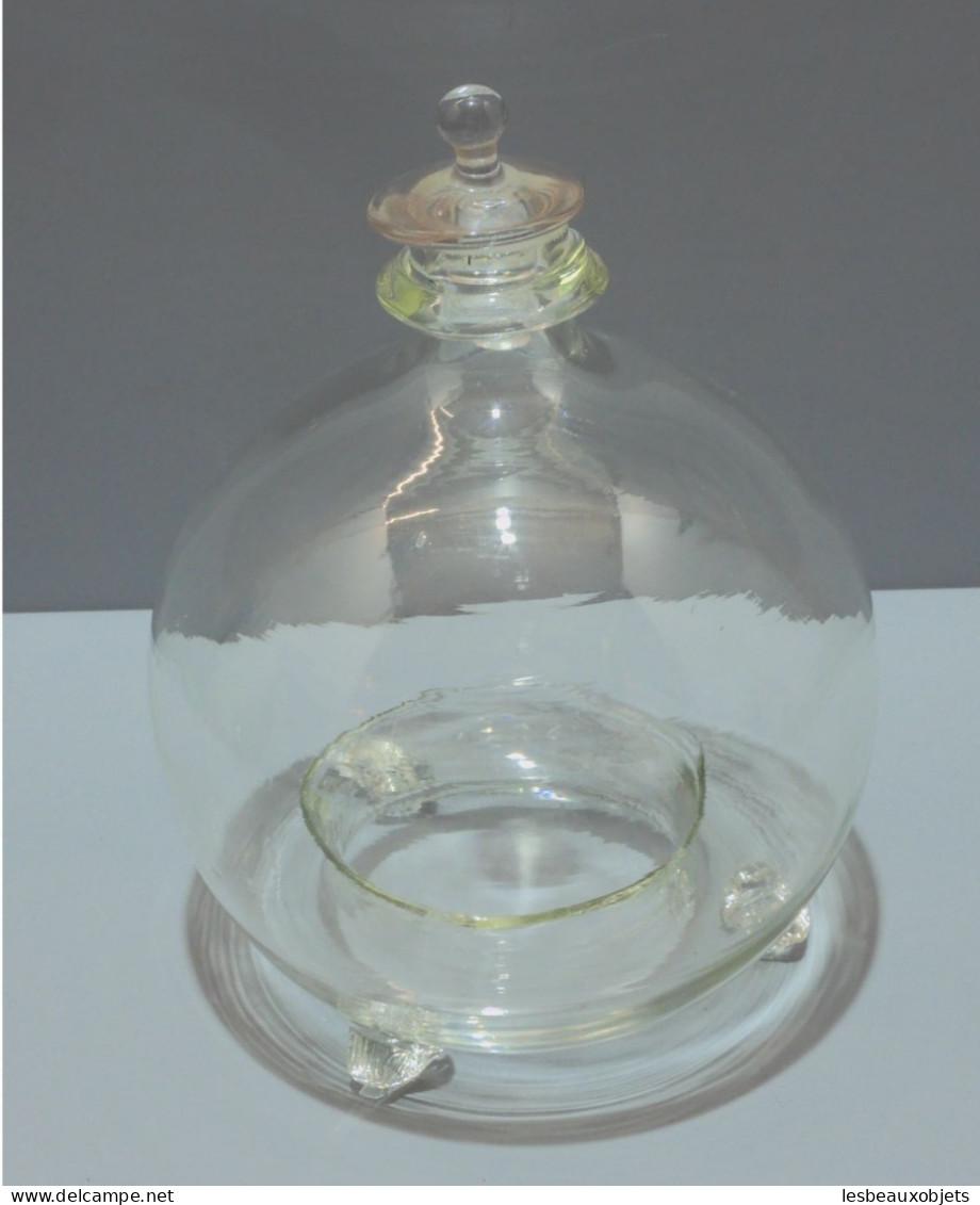 -ANCIEN PIEGE à MOUCHES / GUEPES VERRE Soufflé Reflets Verts BOUCHON TETINE  E - Glass & Crystal