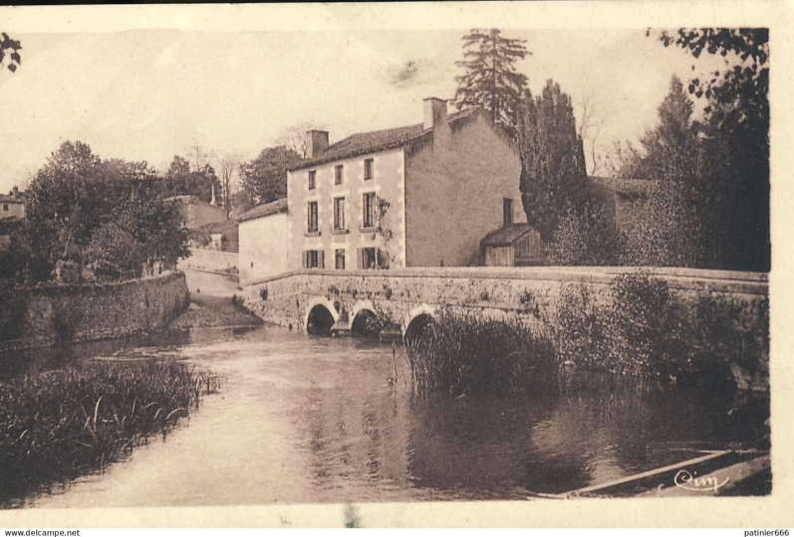 Vouneuil Sous Biard Le Moulin Et Le Pont - Vouneuil Sous Biard