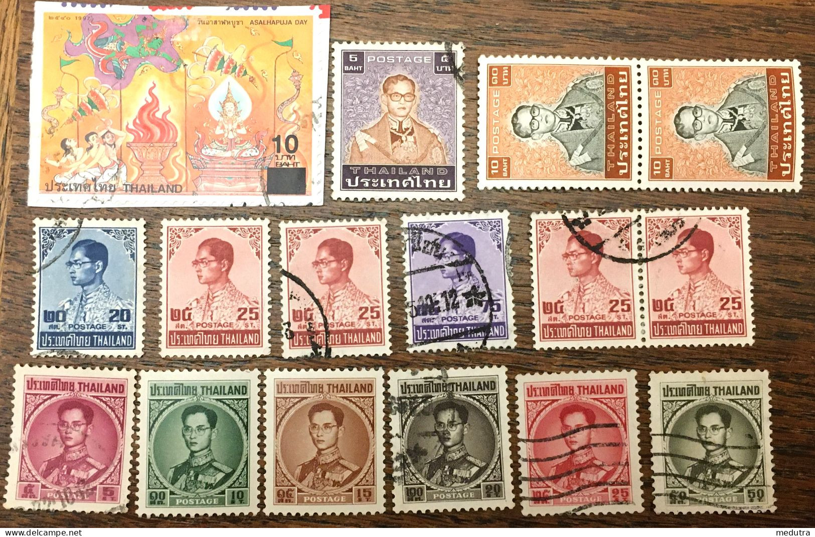 Thaïlande : Petit Lot De 30 Timbres (voir 2 Photos) - Thailand