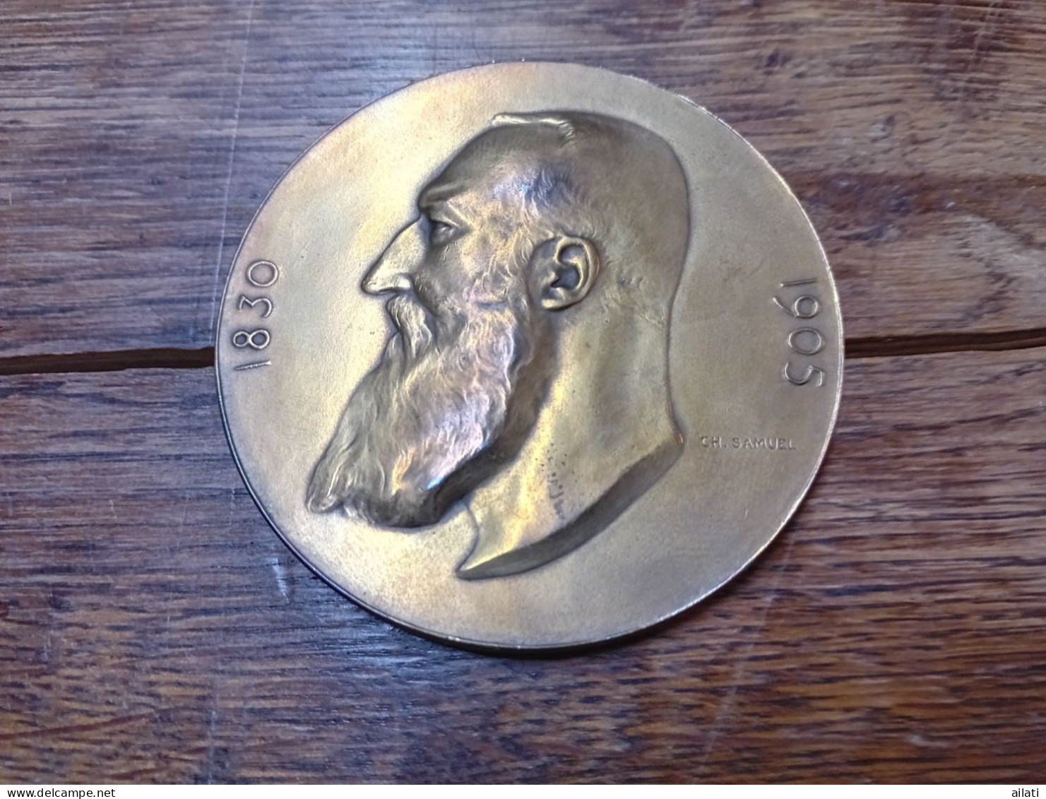 Une Medaille Belges Leoplod II - Monarchia / Nobiltà