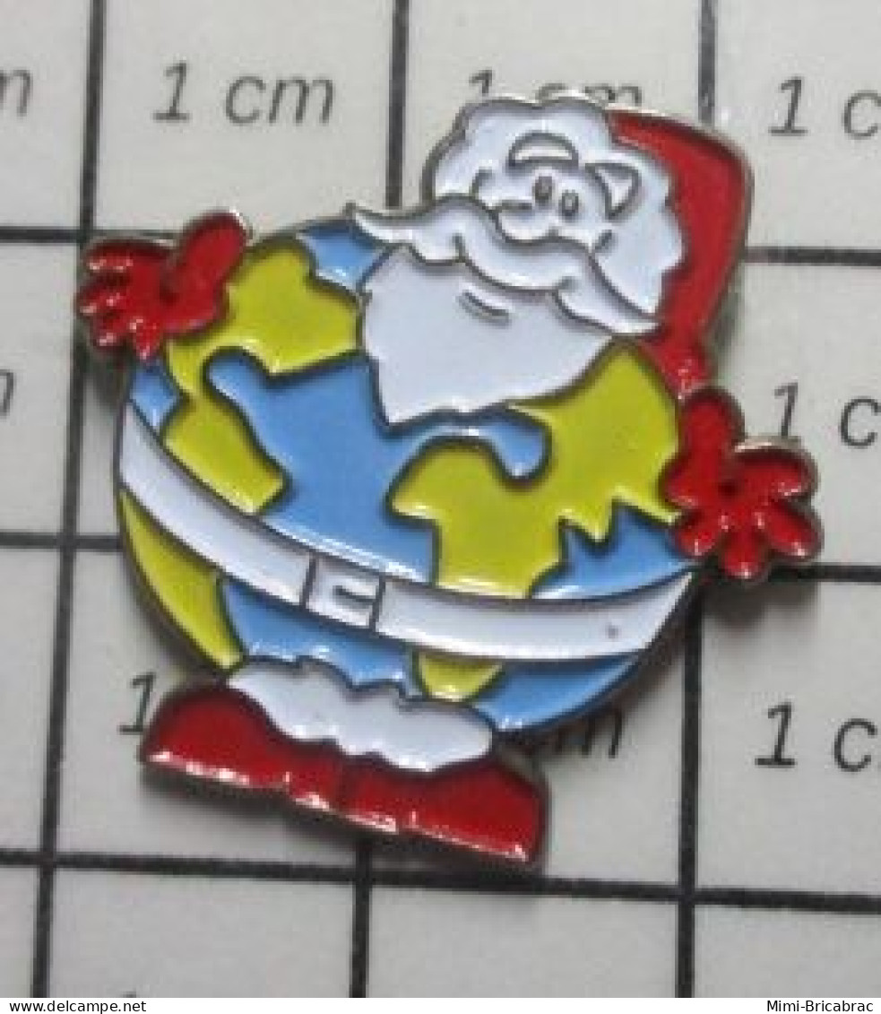 411i  Pins Pin's / Rare & Belle Qualité THEME NOEL / PERE NOEL GLOBE TERRESTRE - Christmas