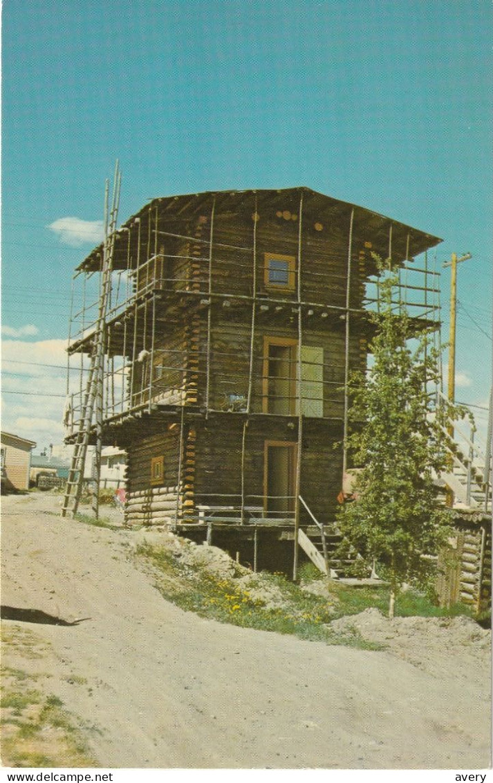 "Skyscraper Log Cabin.", Yukon Territory With Skyscraper Ladder, Whitehorse - Yukon