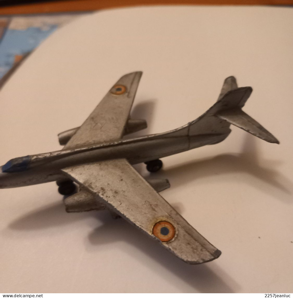 Dinky Toys * Avion  Vautour 60 B  De Mécano  ( état Origine  Manque Une Roue ) - Dinky